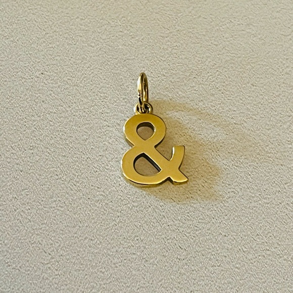 Authentic 18KT Tiffany & Co Charm - Picture 4 of 4